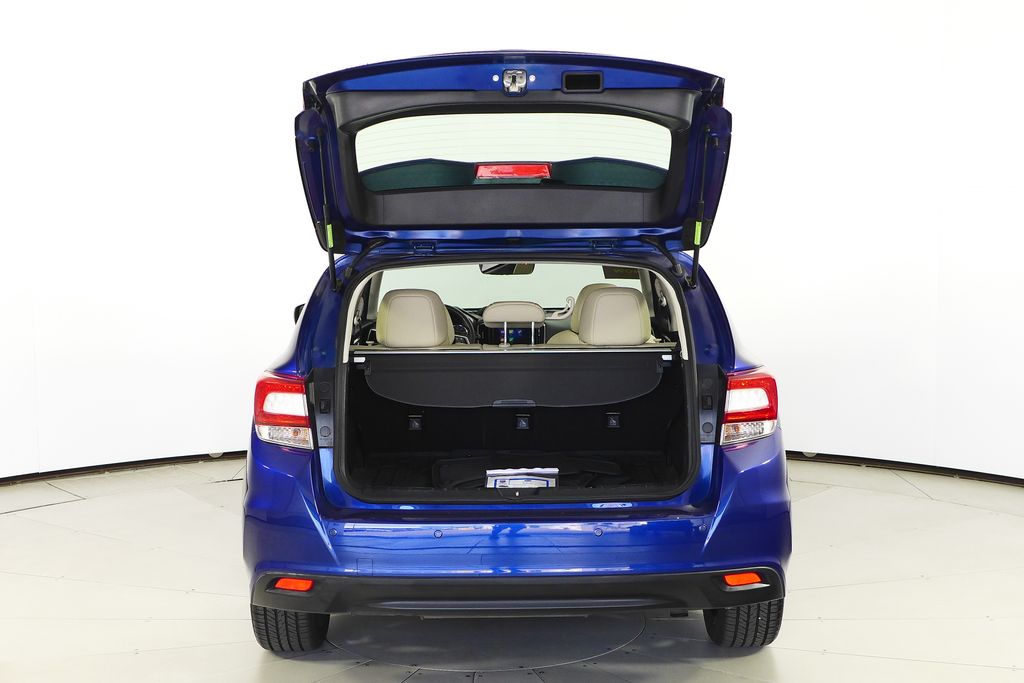 Thumbnail: 2017 Subaru Impreza - 10