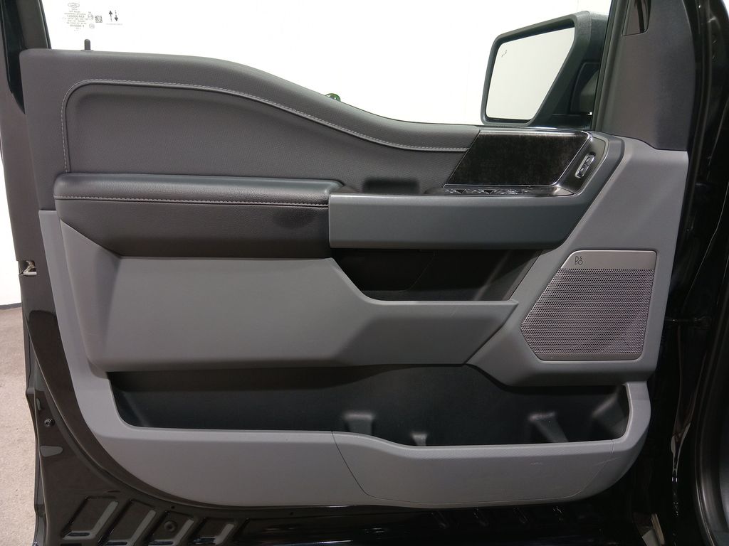 2024 Ford F-150 Lightning Flash
