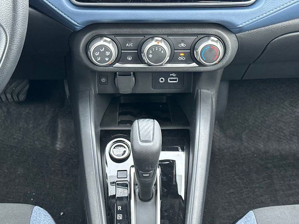 2025 Nissan Versa 1.6 SV photo