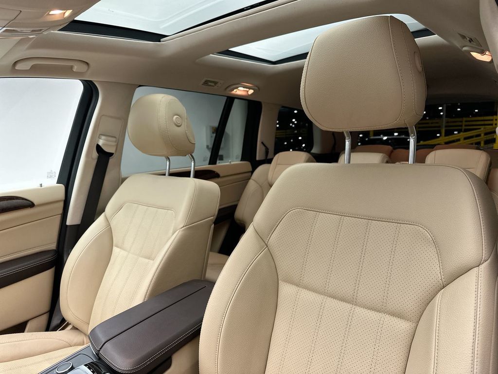 2019 Mercedes-Benz GLS 450 4MATIC 17