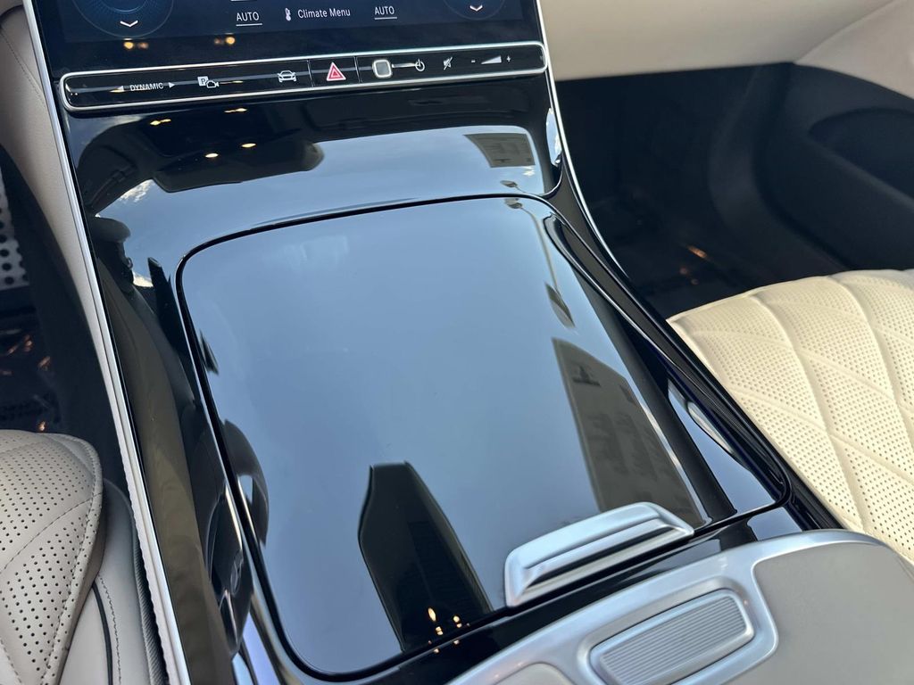 Thumbnail: 2024 Mercedes-Benz S-Class - 25