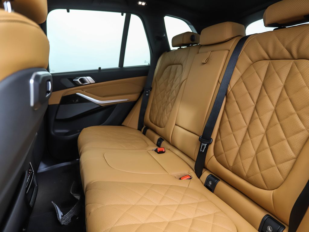 Thumbnail: 2026 BMW X5 - 21