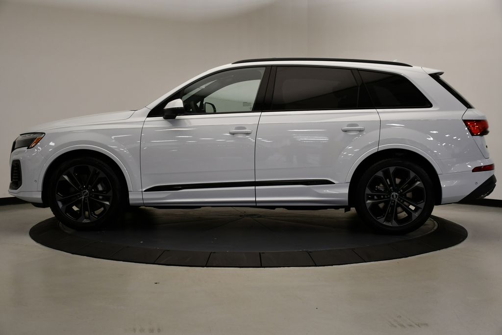 Thumbnail: 2025 Audi Q7 - 2