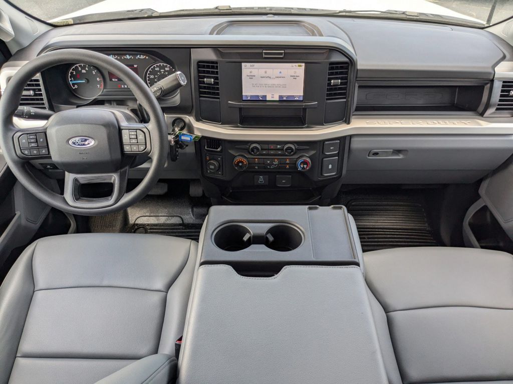 2025 Ford F-250 Super Duty XL