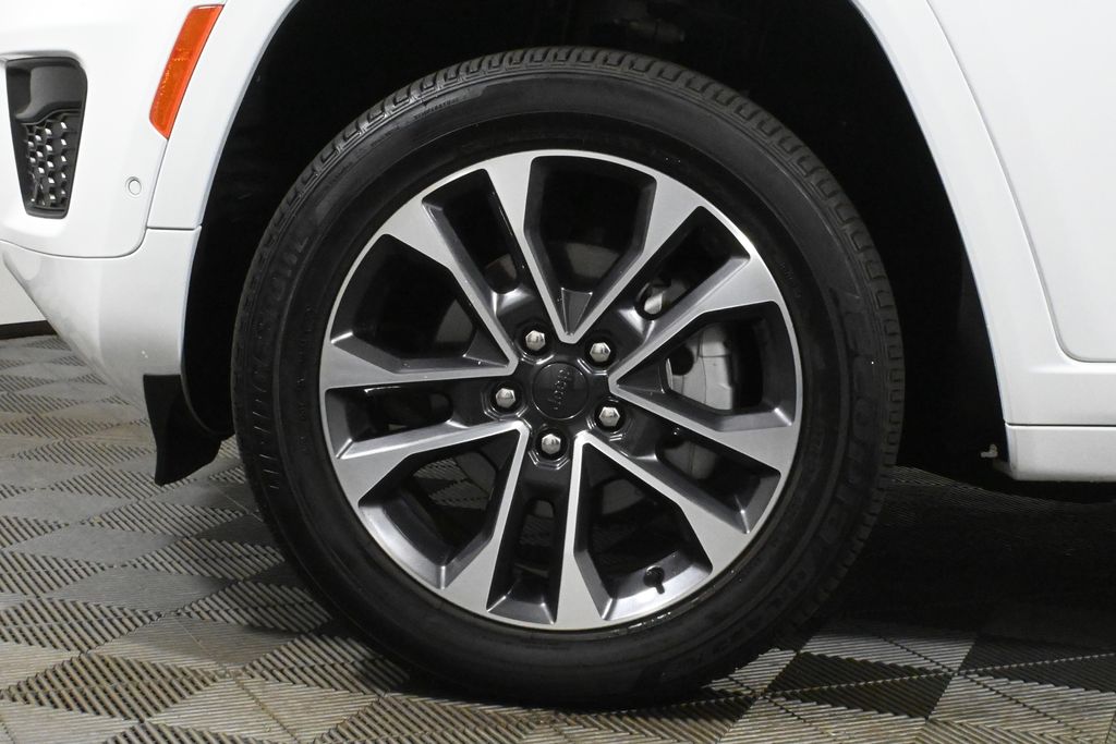 Thumbnail: 2024 Jeep Grand Cherokee - 13