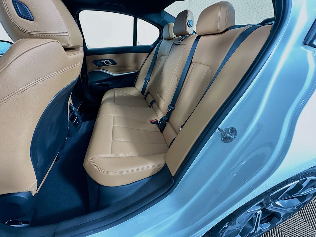 Thumbnail: 2026 BMW 3 Series - 17