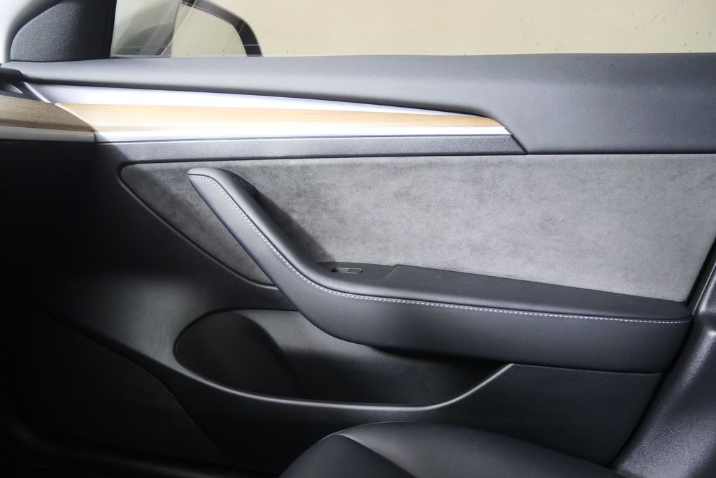 Thumbnail: 2023 Tesla Model 3 - 23