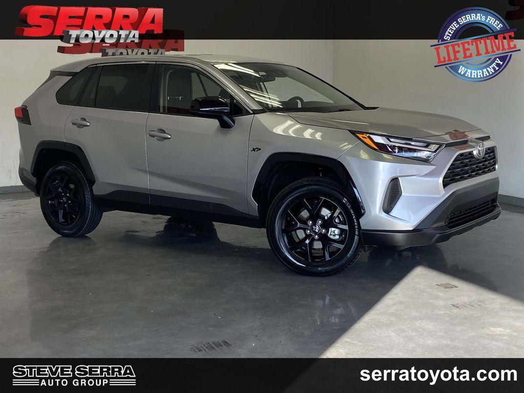 2025 Toyota RAV4 LE FWD