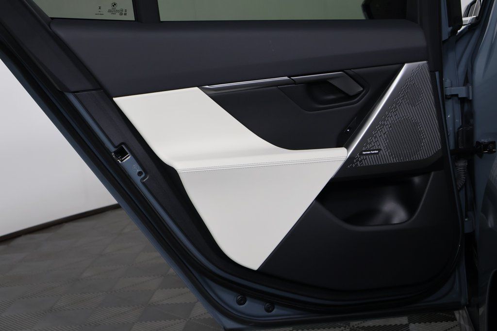 Thumbnail: 2024 BMW i5 - 13