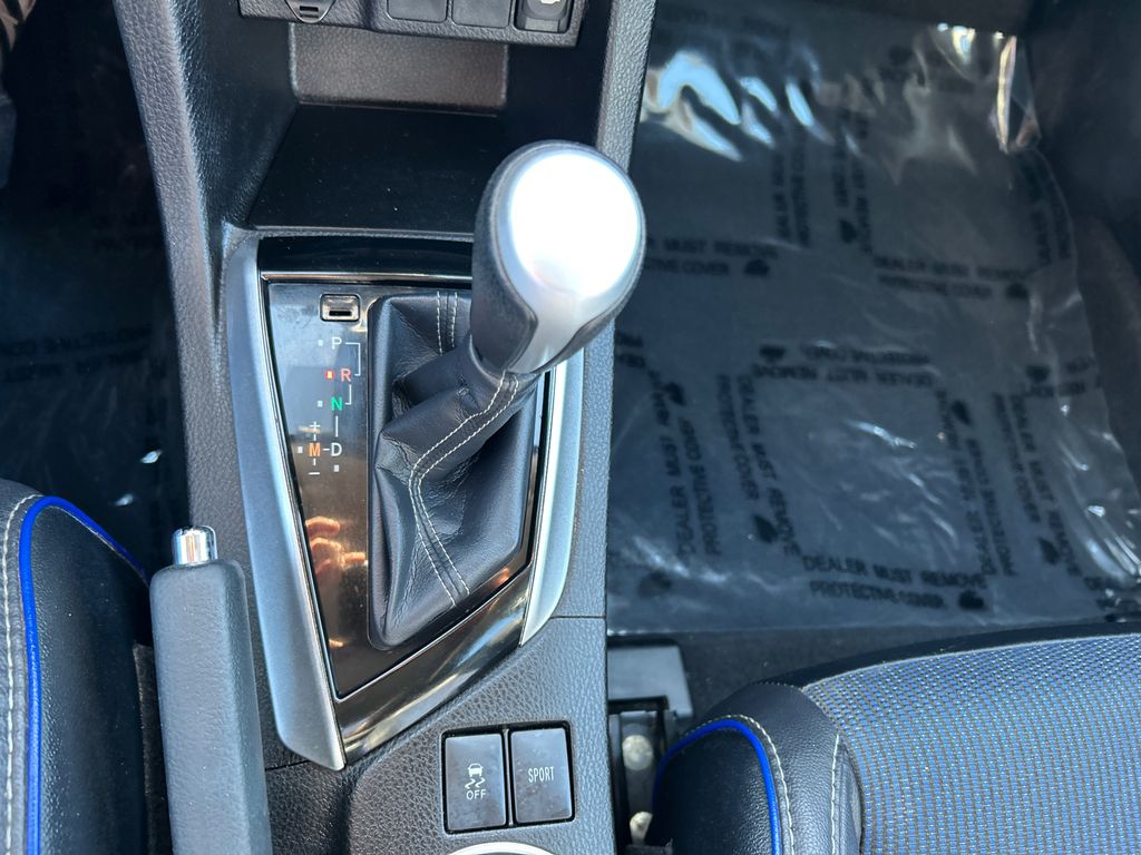 2017 Toyota Corolla SE 20
