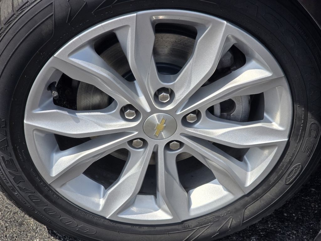 Used 2022 Black Chevrolet LT image 7