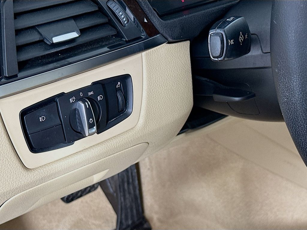 2015 BMW 3 Series 328i 10