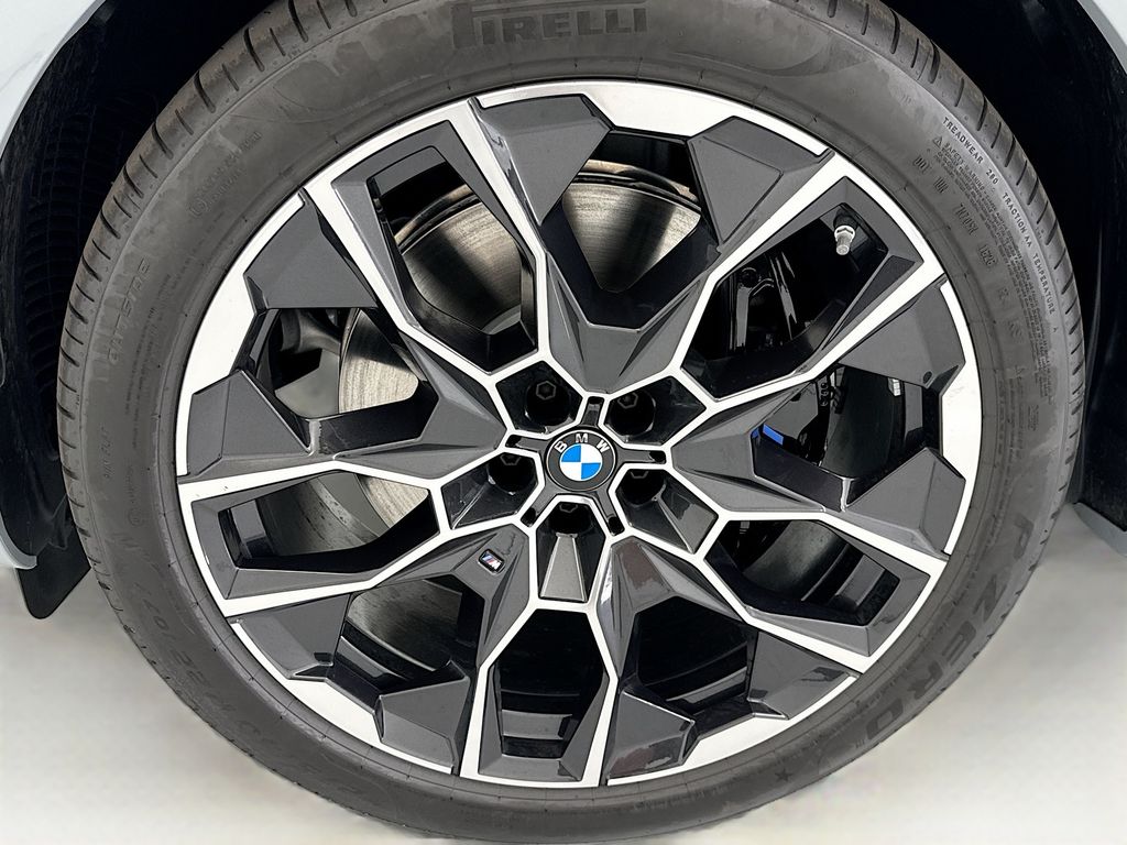 Thumbnail: 2027 BMW X7 - 29