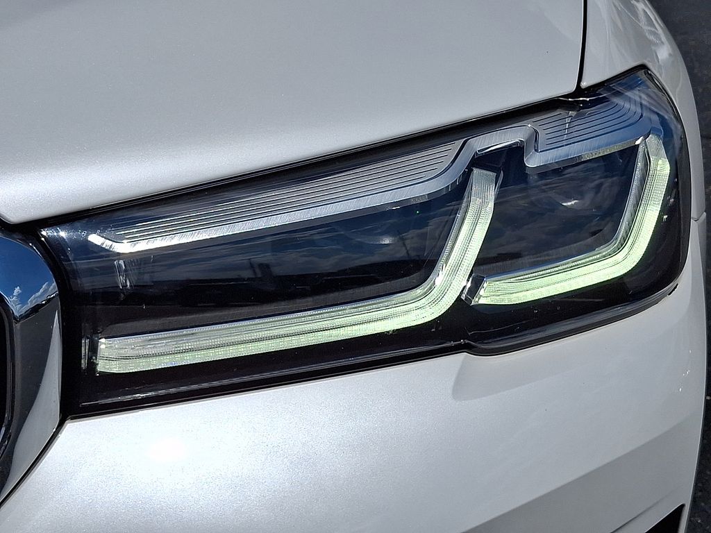 Thumbnail: 2023 BMW 5 Series - 9