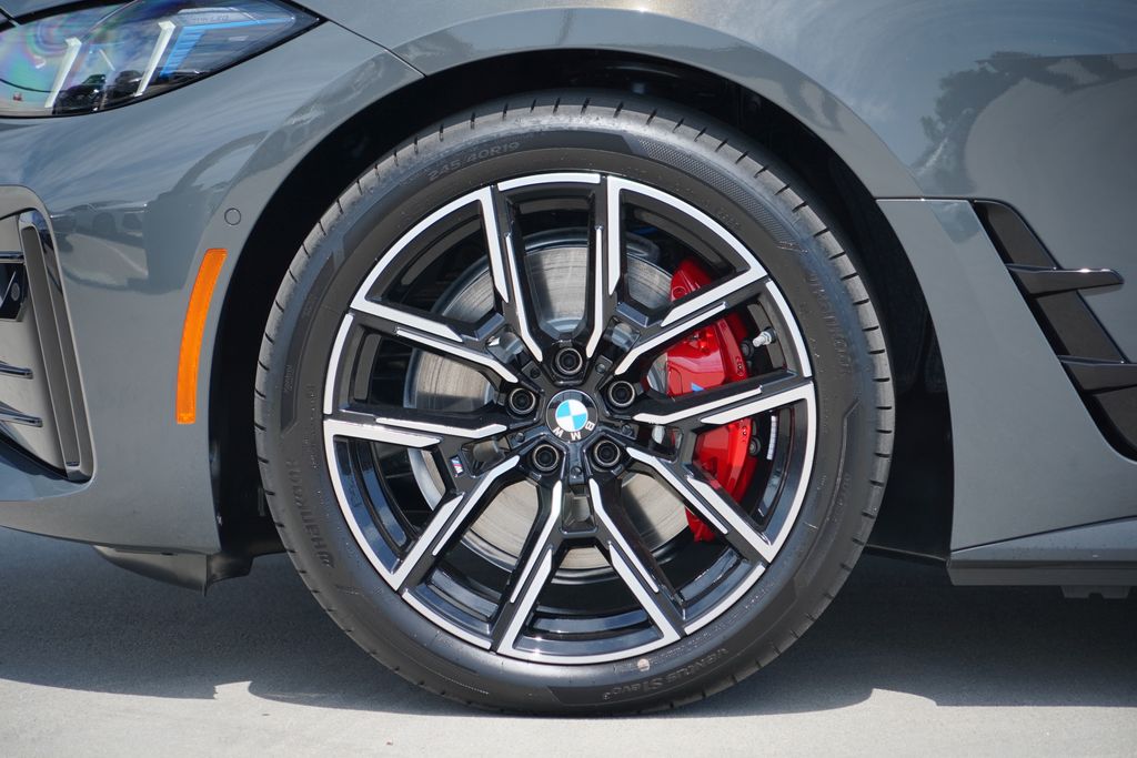 Thumbnail: 2026 BMW i4 - 5