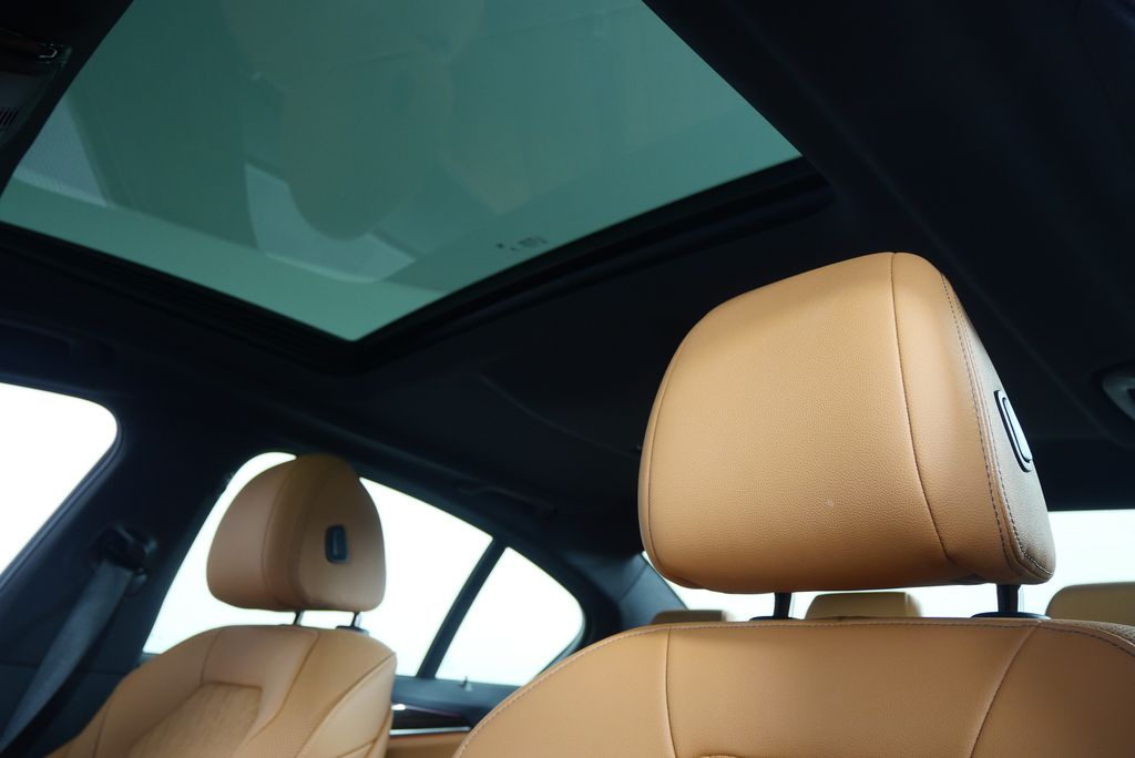 2023 BMW 5 Series 530i 12