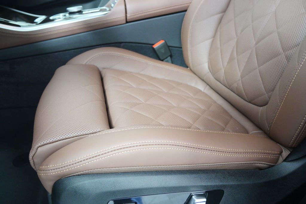 Thumbnail: 2026 BMW X5 - 10