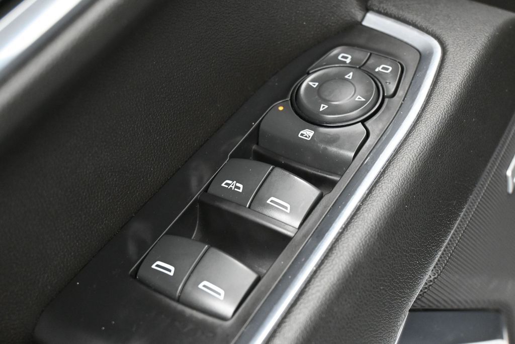 Used 2023 Summit White GMC Elevation image 13