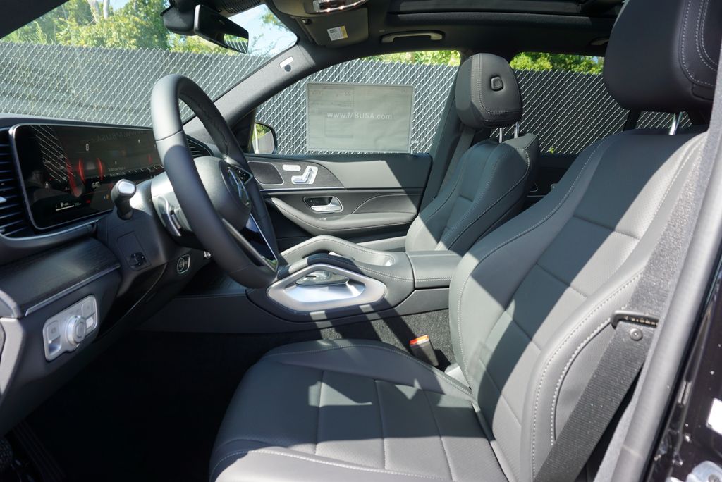 Thumbnail: 2026 Mercedes-Benz GLE - 25