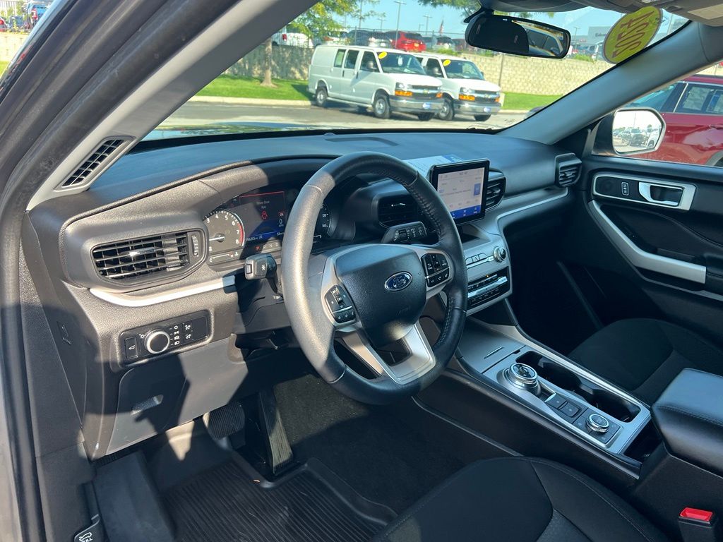 Used 2024 Ford Explorer SUV