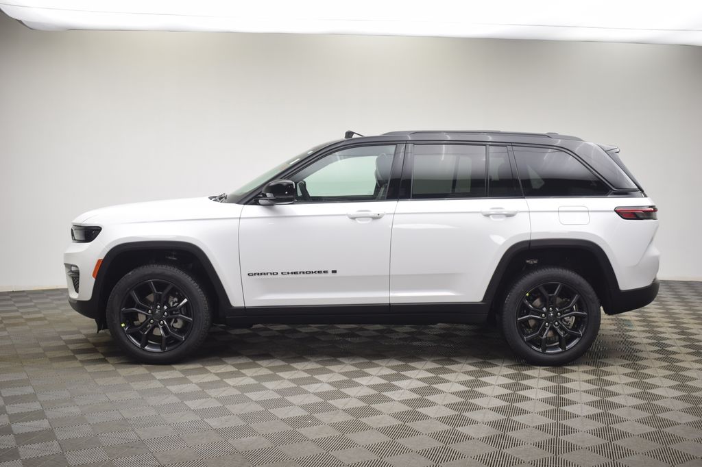 new 2025 Jeep Grand Cherokee car, priced at $50,186