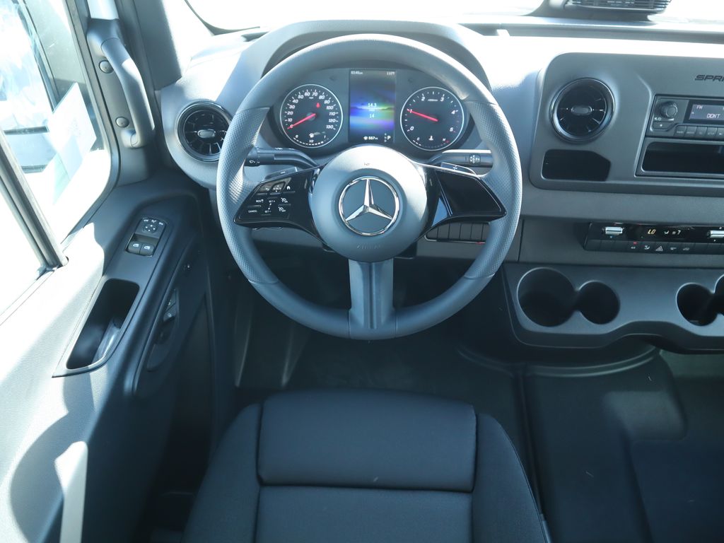 2025 Mercedes-Benz Sprinter 2500 11