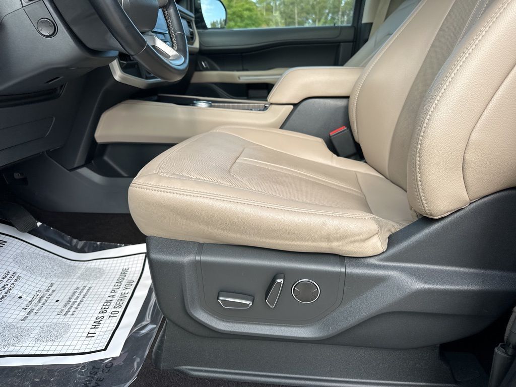 2023 Agate Black Metallic Ford Expedition Limited RWD SUV