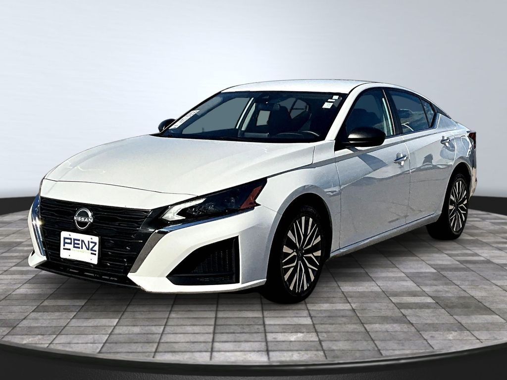 Glacier White 2025 Nissan Altima Sedan All-Wheel Drive Continuously Variable Transmission