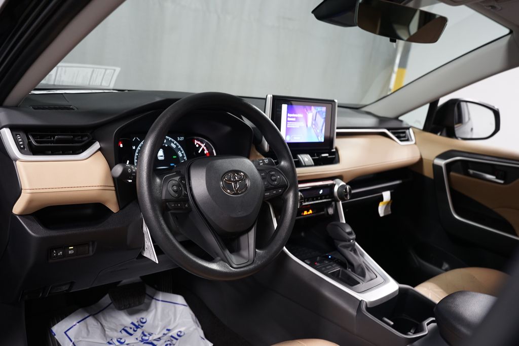 Thumbnail: 2025 Toyota RAV4 - 11