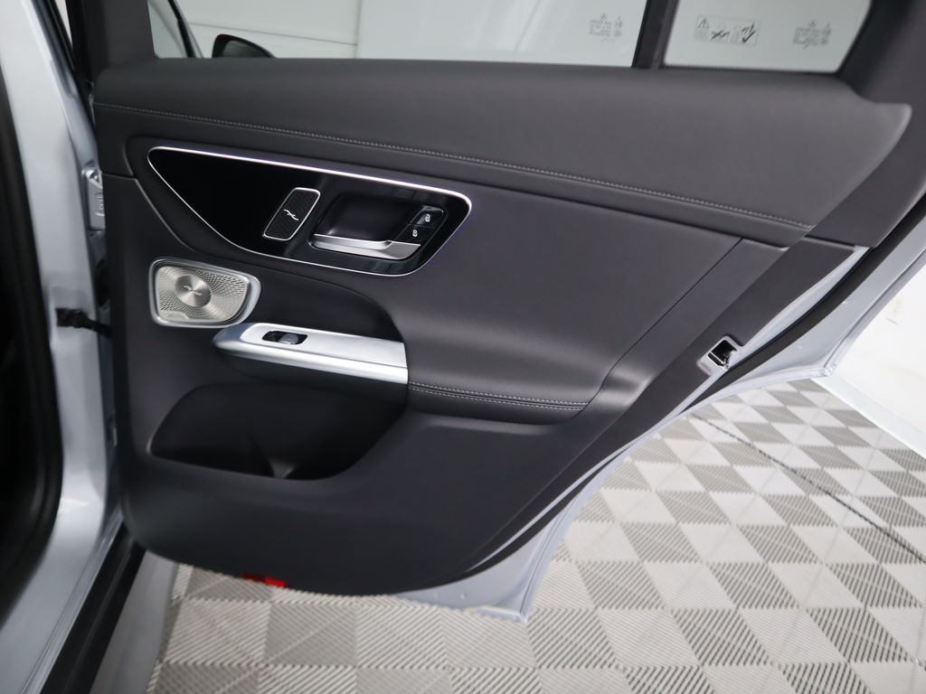 2024 Mercedes-Benz GLC 300 29
