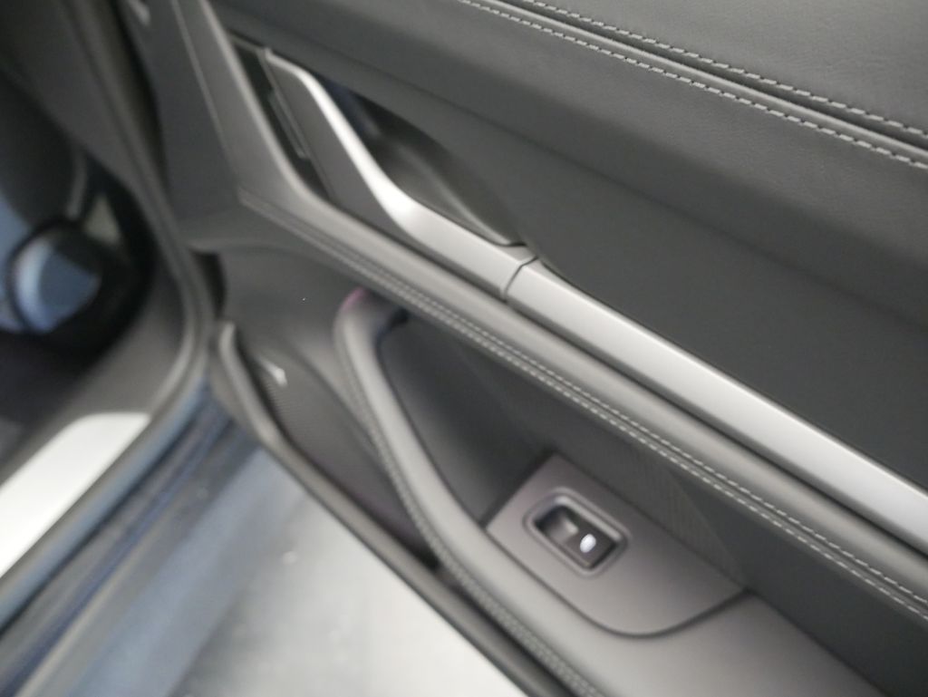 Thumbnail: 2026 Porsche Taycan - 24