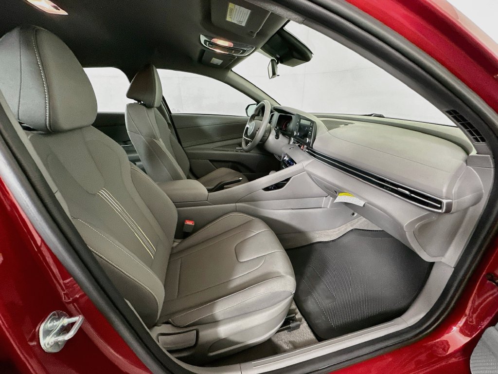 Thumbnail: 2025 Hyundai Elantra - 25