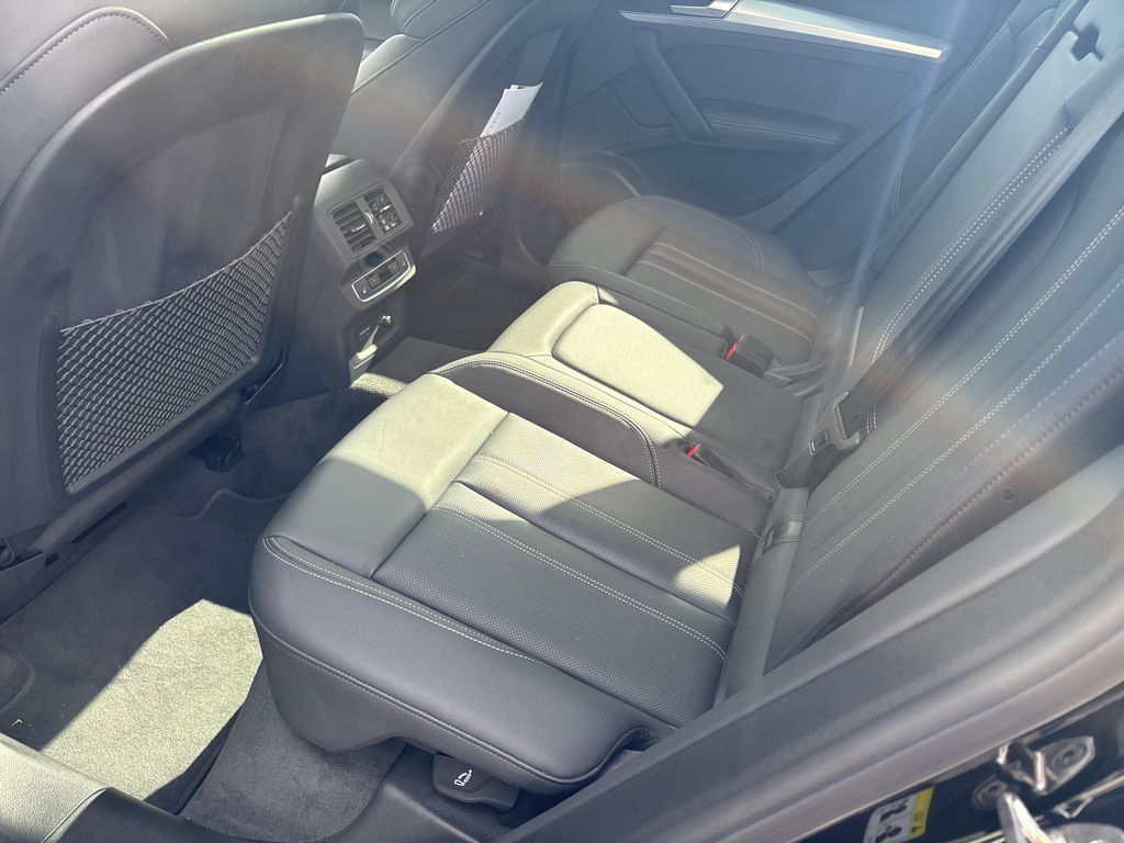 Thumbnail: 2024 Audi Q5 - 8