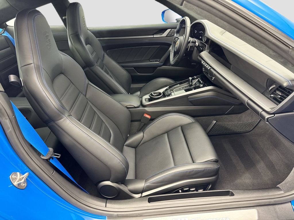 Thumbnail: 2024 Porsche 911 - 22