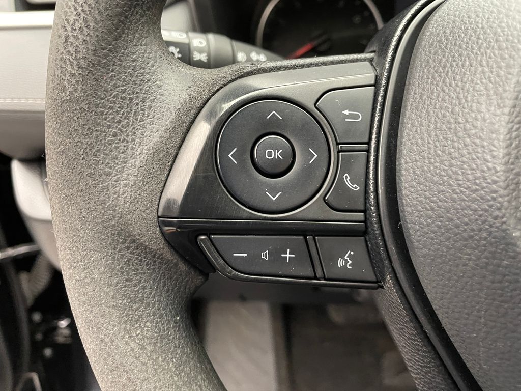 Thumbnail: 2021 Toyota RAV4 - 22