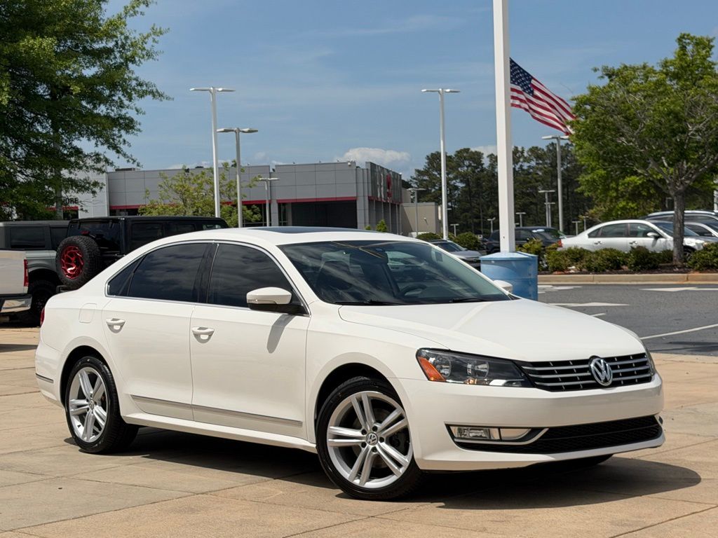 Candy White 2013 Volkswagen Passat TDI SEL Premium Sedan Front-Wheel Drive 6-Speed Dual Clutch