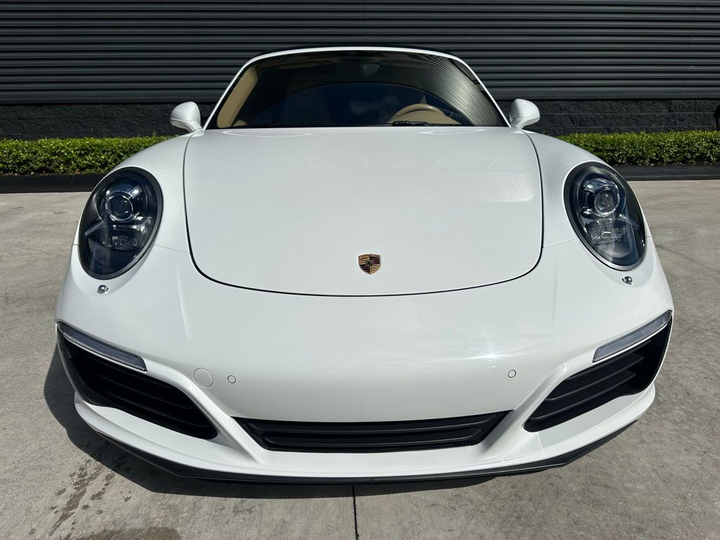 Thumbnail: 2017 Porsche 911 - 8