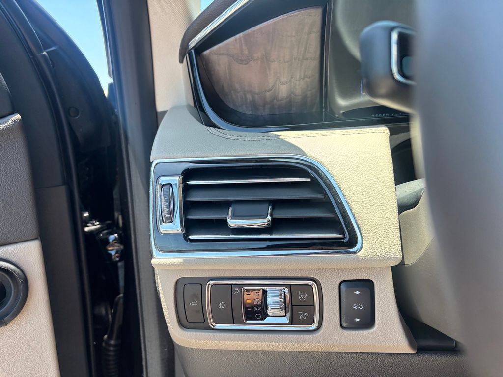 Used Car 2023 Lincoln Navigator  Reserve For Sale Under $70,000 In Austin, Texas