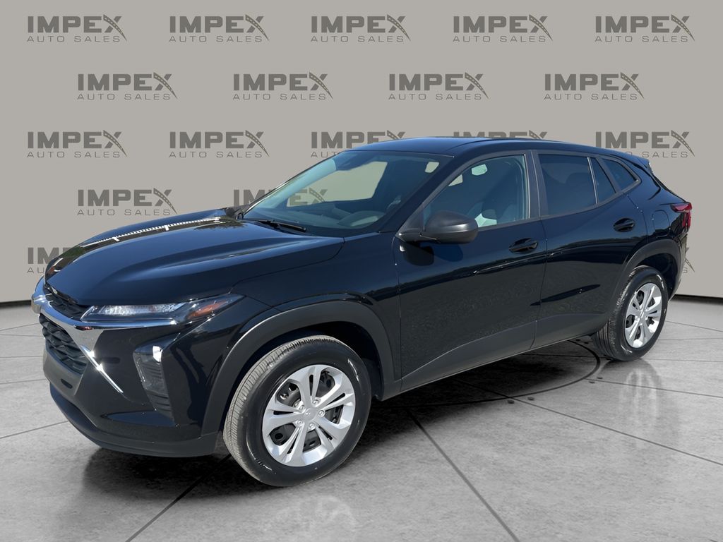 2024 Chevrolet Trax LS's photo