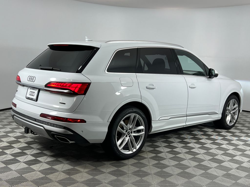Thumbnail: 2025 Audi Q7 - 5
