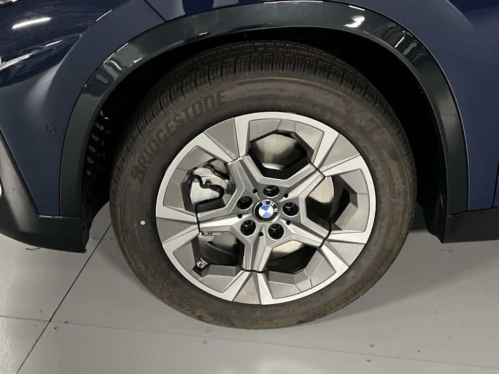 Thumbnail: 2026 BMW X1 - 10