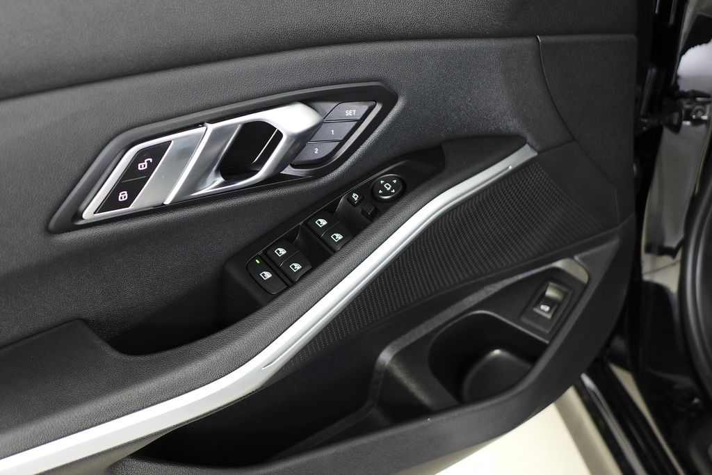 Thumbnail: 2020 BMW 3 Series - 12