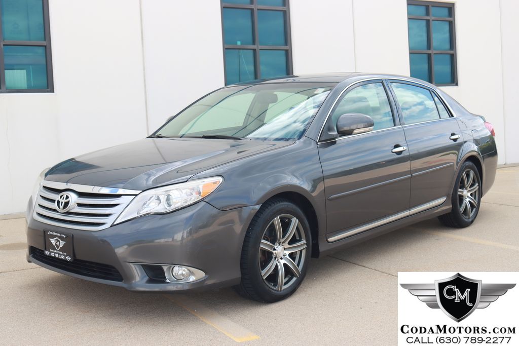 2011 Toyota Avalon Limited's photo