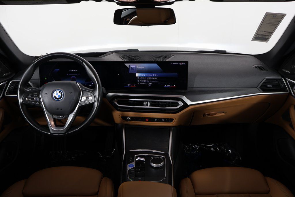 Thumbnail: 2023 BMW i4 - 8