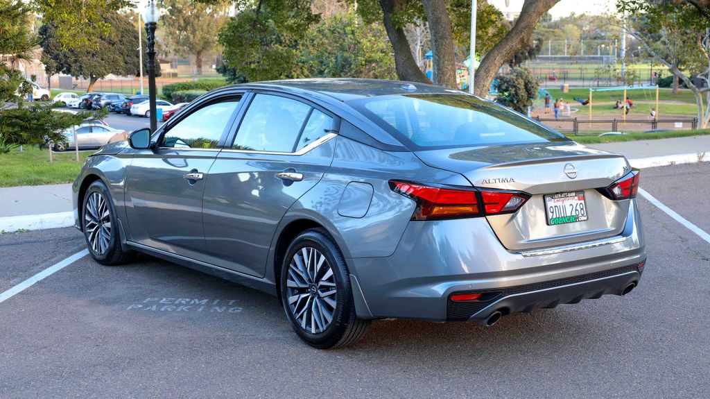 Used 2023 Nissan Altima 2.5 SV 4D Sedan