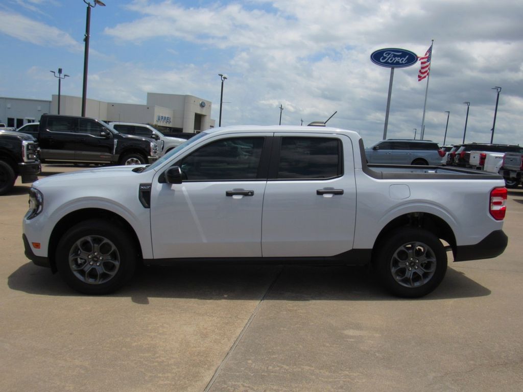 2025 Ford Maverick XLT - Photo 3