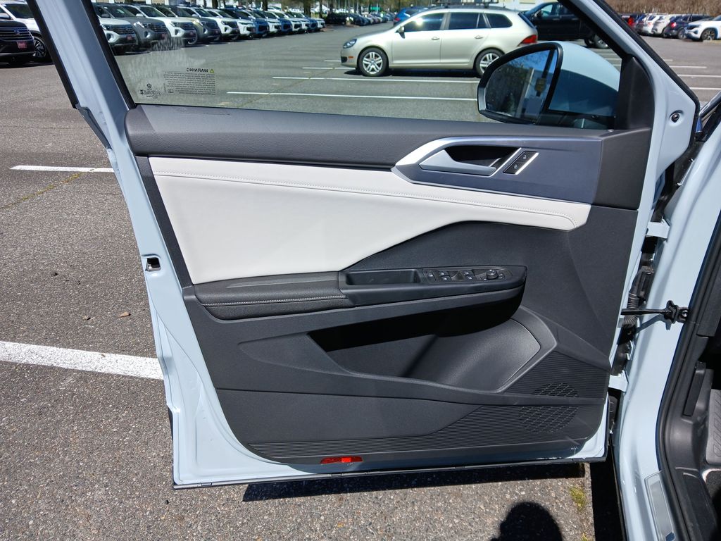 New 2026 Gray Volkswagen 1.5T SE image 10