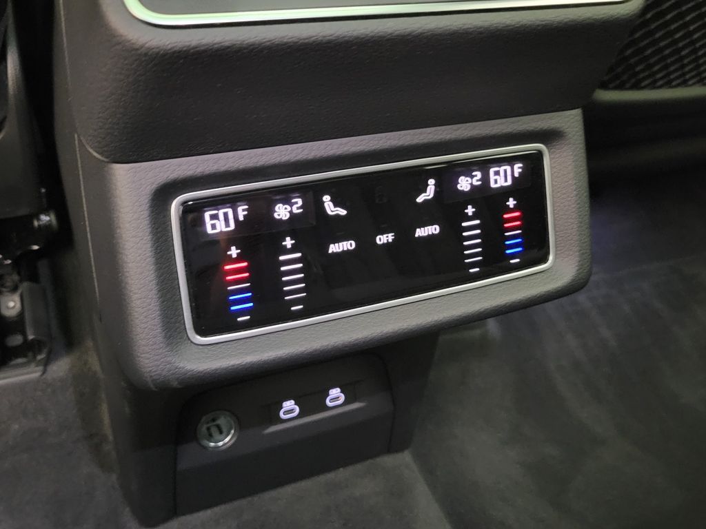 Thumbnail: 2023 Audi e-tron - 21