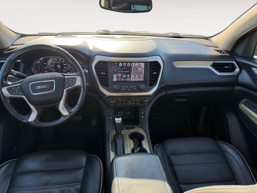 2018 GMC Acadia Denali 10