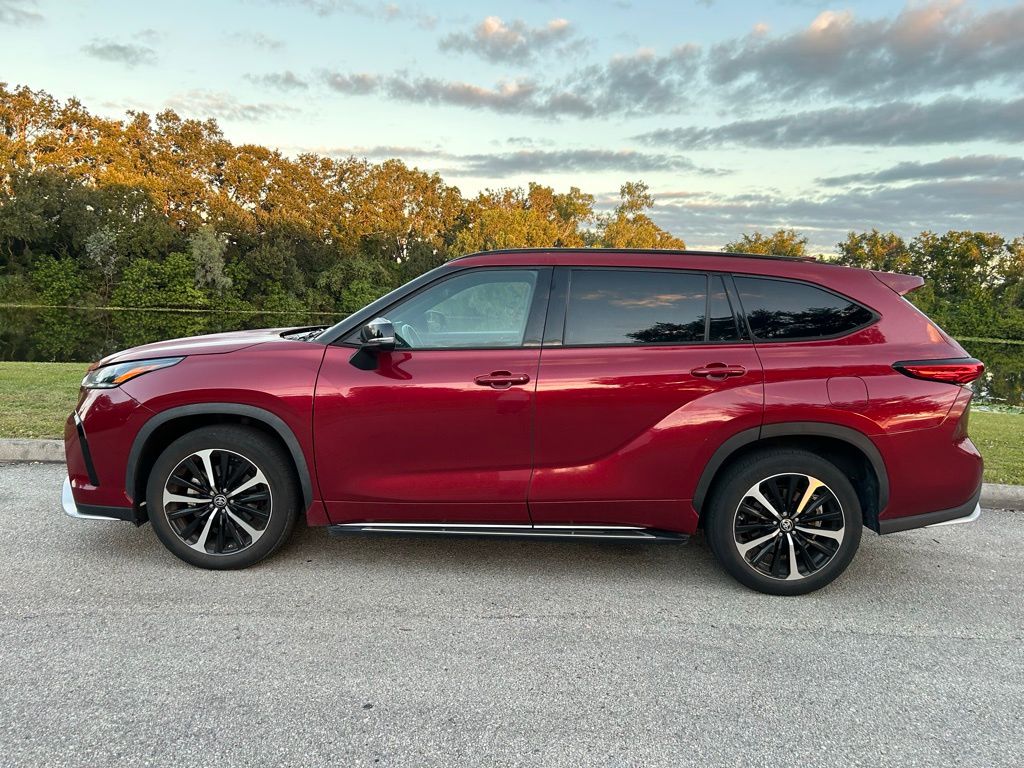 Thumbnail: 2022 Toyota Highlander - 2